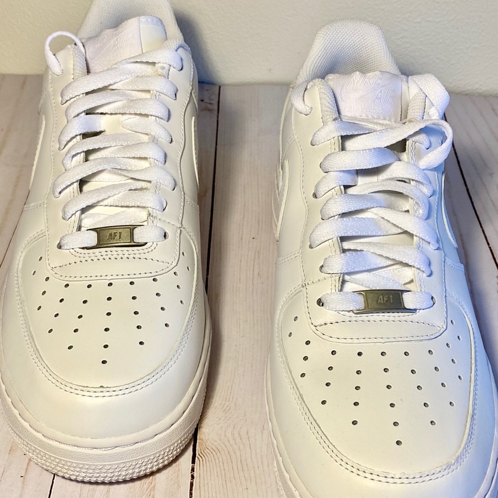 Men’s Nike Air Force 1 sneakers